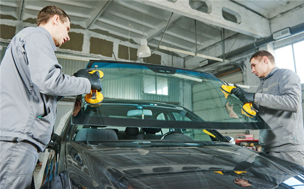 What Makes Same Day Windshield Replacement st.LouisSo Popular?